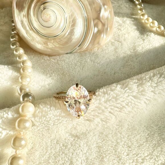 No Brand Jewelry - Gorgeous Oval cut cubic zirconia solitaire ring